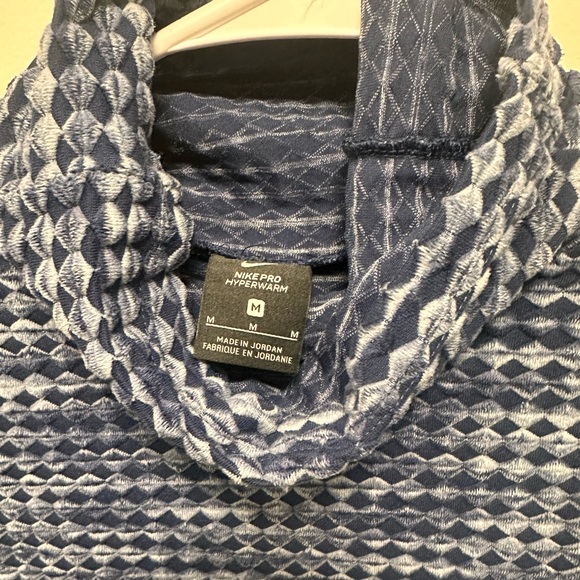 Nike Pro Women’s Hyperwarm Pullover - Picture 3 of 3